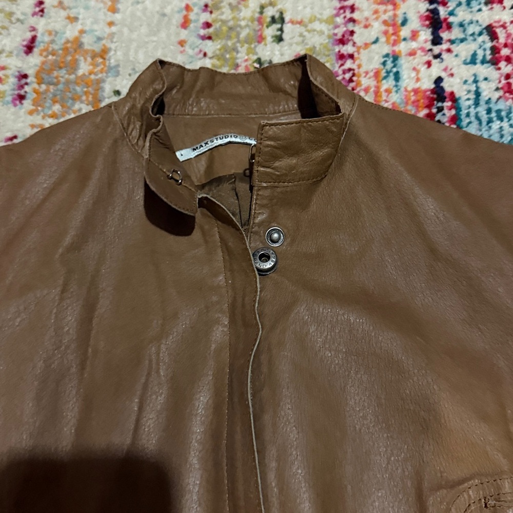 Fitted leather jacket - Picture 6 of 9